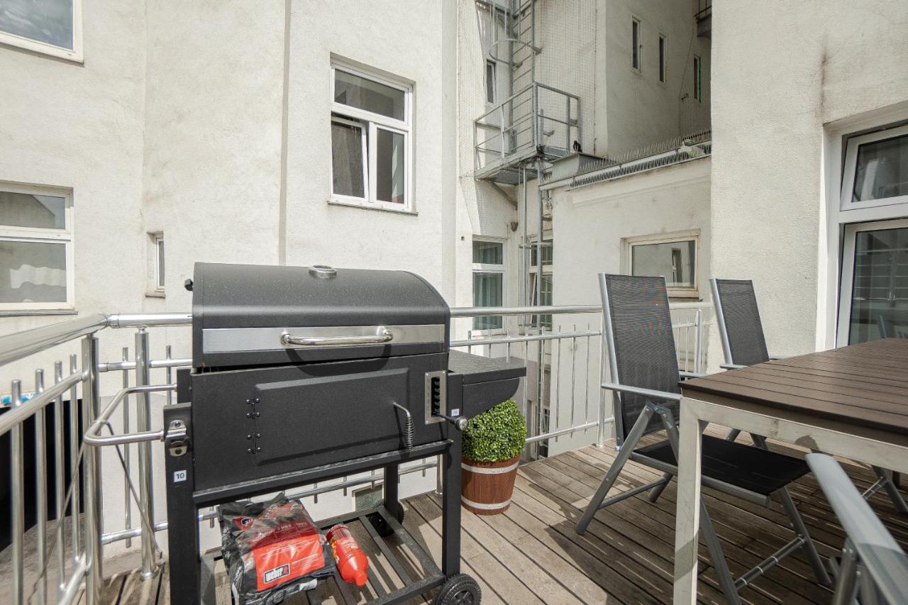 Spacious With Huge Shared Terrace And Grill Located Between Centre And Donau River * Vienne